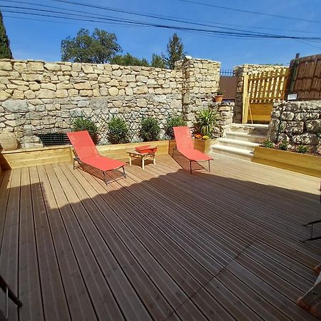 Chez Daniele Chambre Avec Jacuzzi Et Terrasse Privee Murs  Exterior photo
