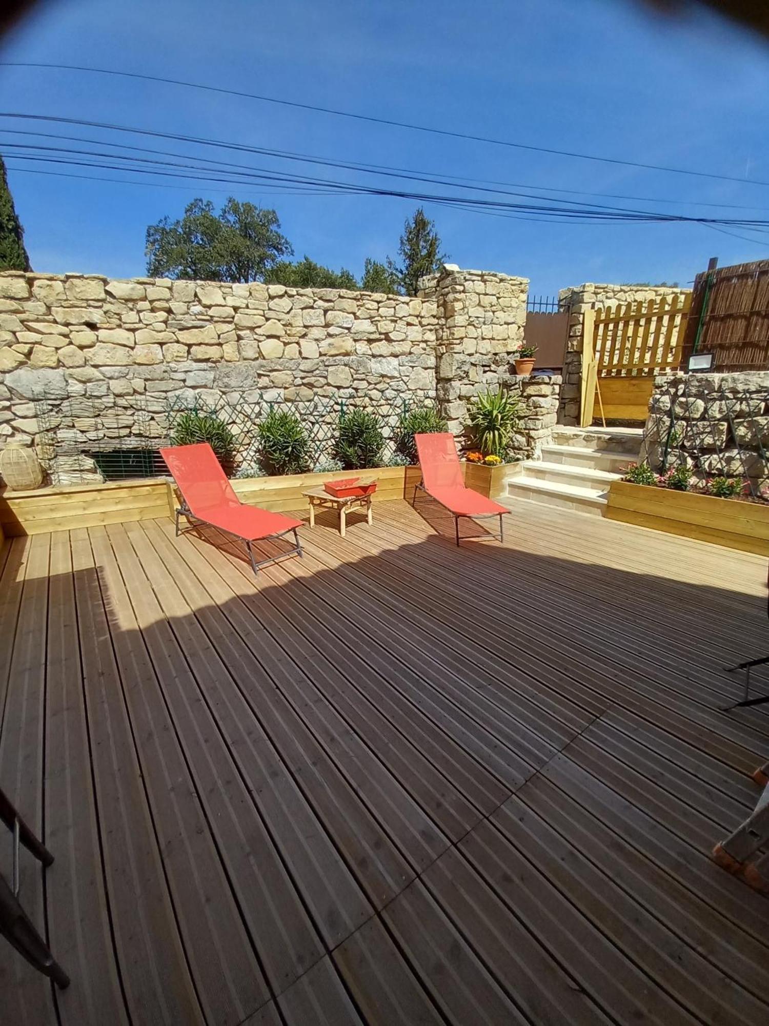 Chez Daniele Chambre Avec Jacuzzi Et Terrasse Privee Murs  Exterior photo